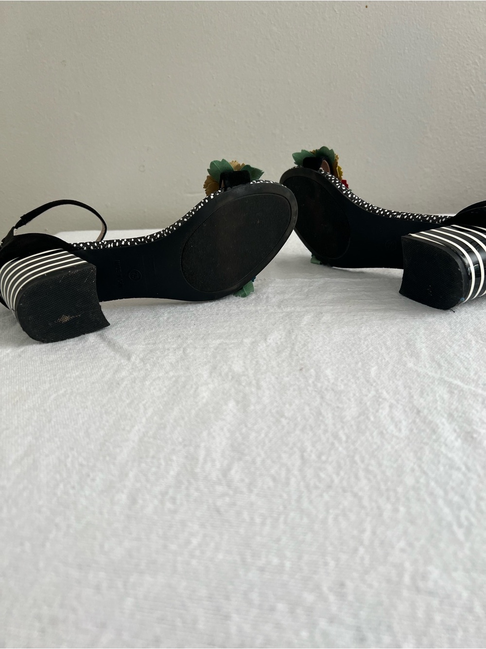 Betsey Johnson Floral Appliqué Ankle Strap Heels 7.5 Black Stripe Block Heel - Picture 5 of 7